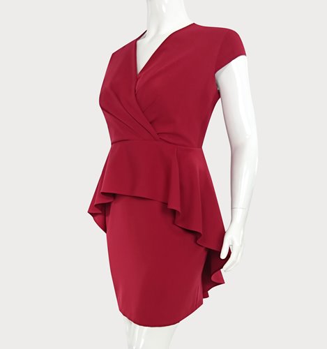 Sukienka plus size z baskinką i dekoltem V D2‑P332