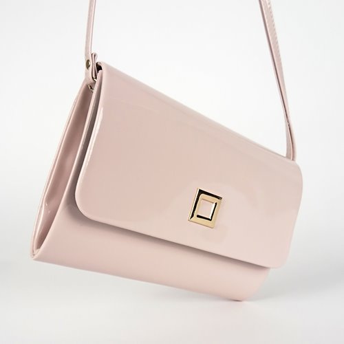 Pudrowa lakierowana torebka ze złotą klamrą ze skóry ekologicznej D10-37