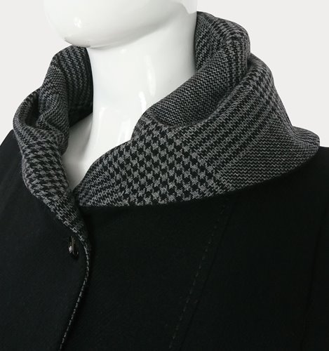 Czarny wełniany płaszcz z kapturem plus size D19-P8