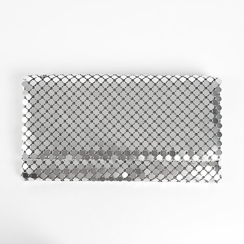 Srebrna metaliczna kopertówka mesh ze srebrnym łańcuszkiem D10-114