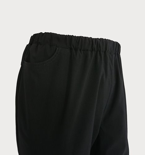 Czarne spodnie plus size z elastyczną gumką w pasie D4-P22