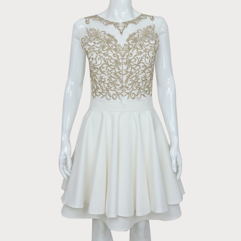 ROZKLOSZOWANA SUKIENKA Z KORONKĄ  D2-119