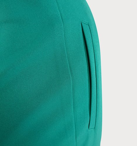 ELEGANCKIE SPODNIE Z KANTEM  D4-32