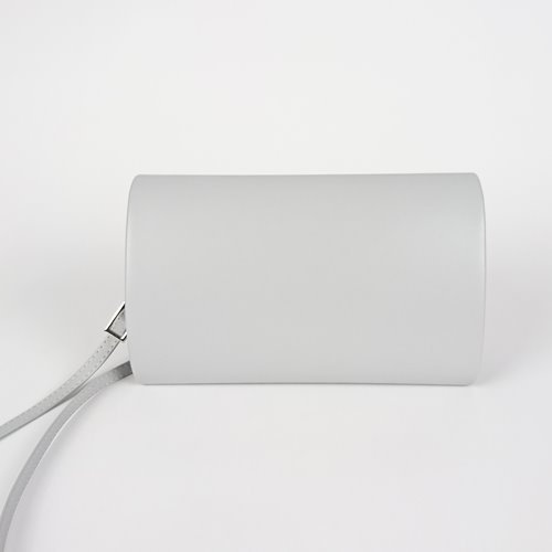 Szara cylindryczna torebka ze skóry ekologicznej z logo i klapą D10-123