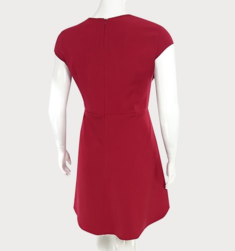 Sukienka plus size z baskinką i dekoltem V D2‑P332