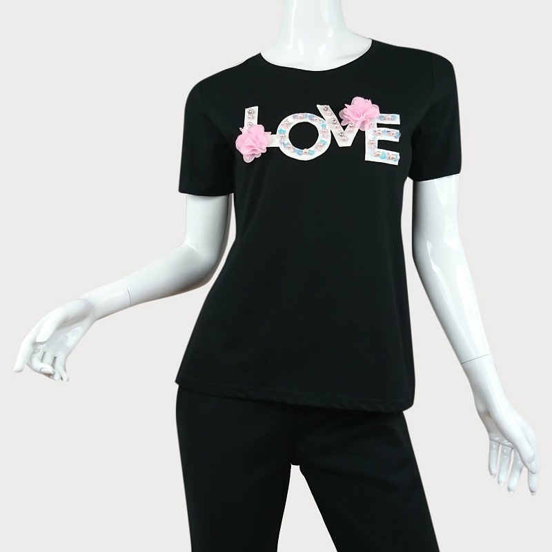 CZARNA  BLUZKA Z NAPISEM D11-2