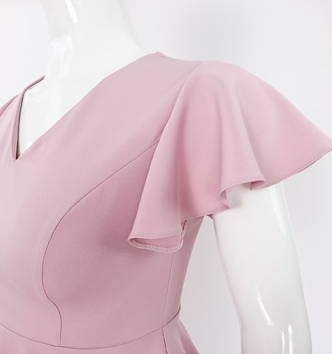 Rozkloszowana sukienka plus size z falbanką D2‑P379