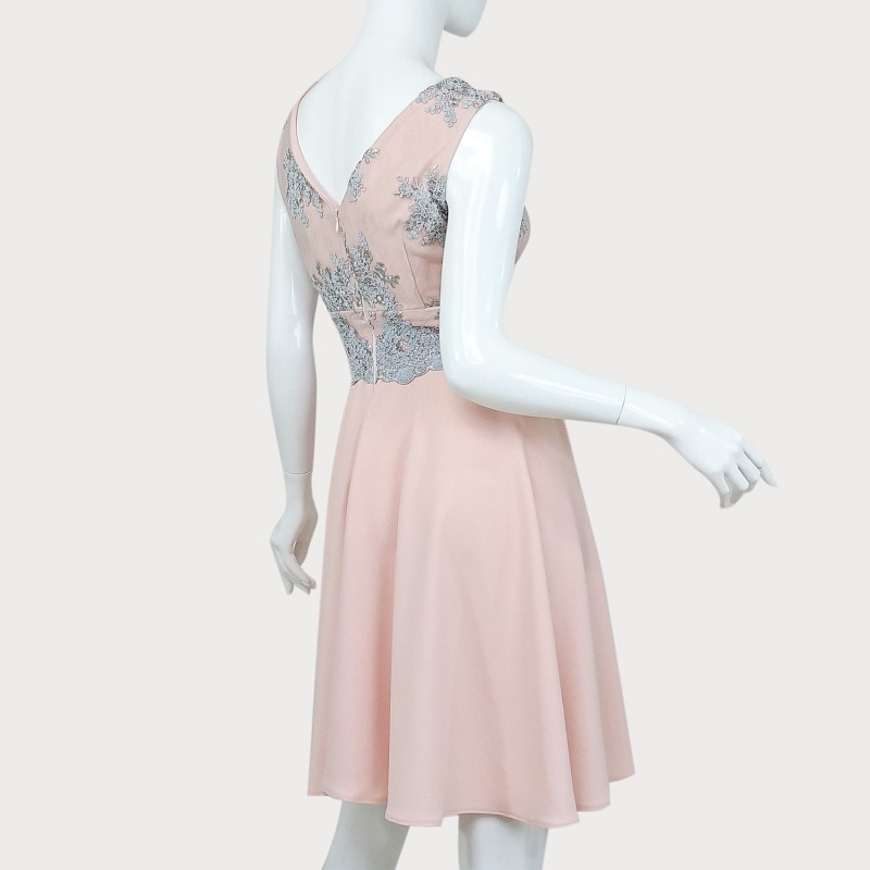 ROZKLOSZOWANA SUKIENKA Z KORONKĄ D2-2