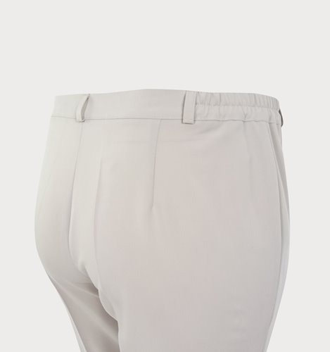 Jasnobeżowe spodnie plus size z kantem D4-P26