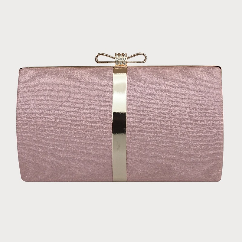 Pudrowa torebka z biglem kokardką i cyrkoniami ze złotym łańcuszkiem D10-40