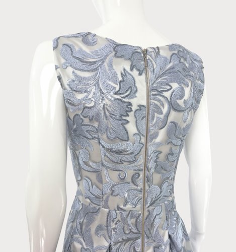 Koronkowa sukienka plus size z podszewką D2‑P329