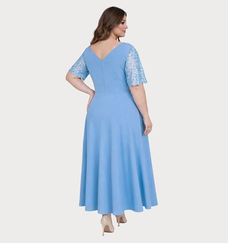 BŁĘKITNA SUKIENKA MAXI PLUS SIZE Z CEKINOWĄ GÓRĄ