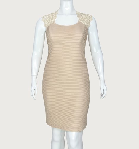 ELEGANCKA SUKIENKA Z KORONKĄ  D2-296