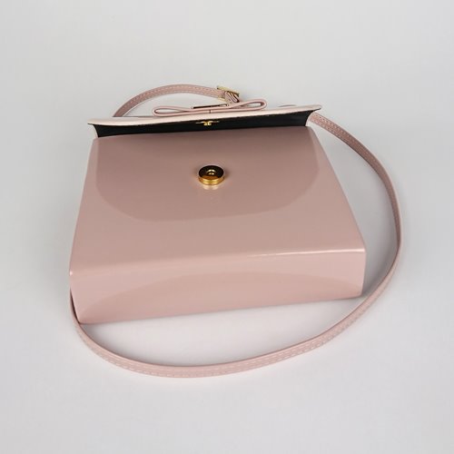 Różowa lakierowana torebka z kokardką ze skóry ekologicznej D10-133