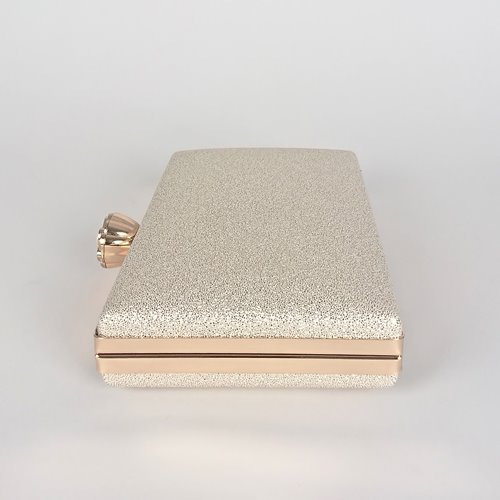 Kremowa brokatowa kopertówka ze złotym biglem i kryształem D10-143