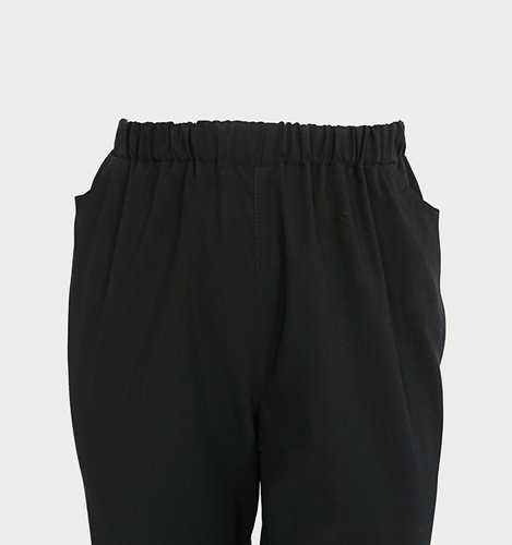 Czarne spodnie plus size z elastyczną gumką w pasie D4-P22