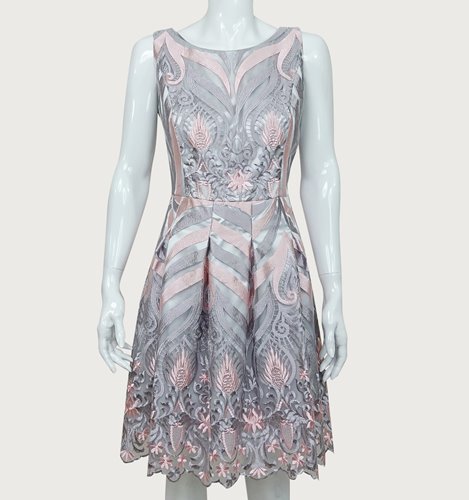 ELEGANCKA SUKIENKA KORONKOWA Z ZAKŁADKAMI