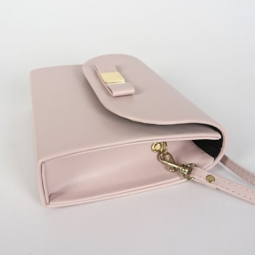 Różowa torebka z kokardką ze skóry ekologicznej na ramię D10-129