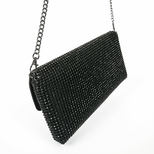 Czarna kopertówka z cyrkonii z klapą i czarnym łańcuszkiem D10-21