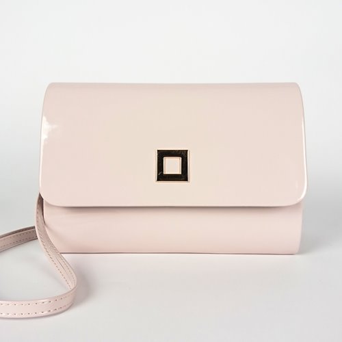 Pudrowa lakierowana torebka ze złotą klamrą ze skóry ekologicznej D10-37