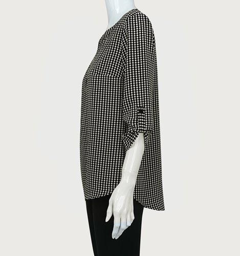 BLUZKA WIZYTOWA DAMSKA WZORZYSTA NA STÓJCE  D11-96