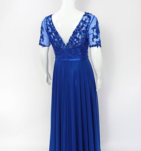 Maxi sukienka plus size z koronką D2‑P388