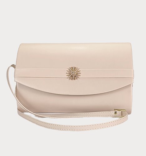 Beżowa torebka kopertówka ze skóry ekologicznej ze złotą spinką D10-153