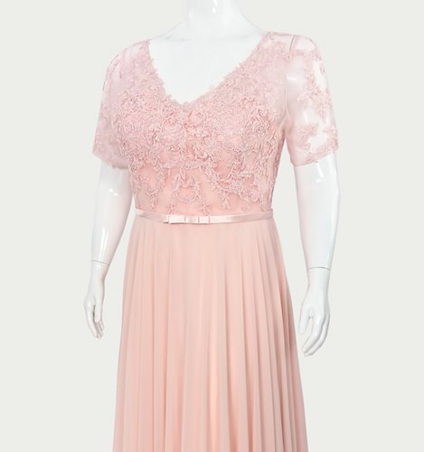 Długa koronkowa sukienka plus size D2‑P394