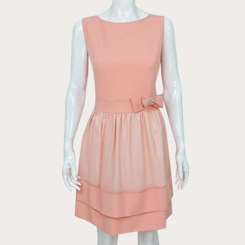 ROZKLOSZOWANA SUKIENKA Z KOKARDKĄ  D2-116