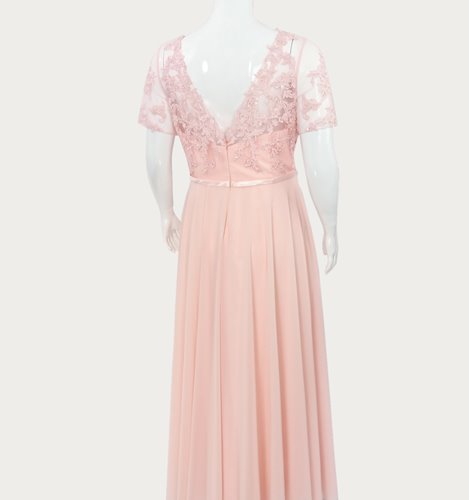 Długa koronkowa sukienka plus size D2‑P394