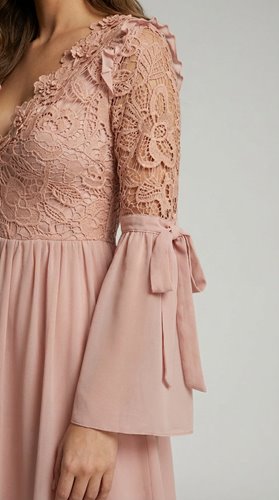 ELEGANCKA SUKIENKA  Z KORONKĄ BOHO