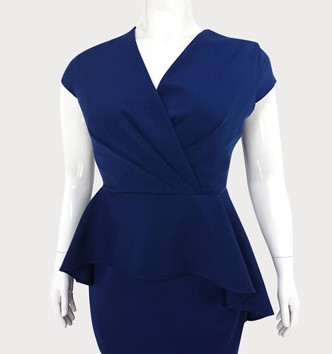 Elegancka sukienka plus size z baskinką D2‑P331