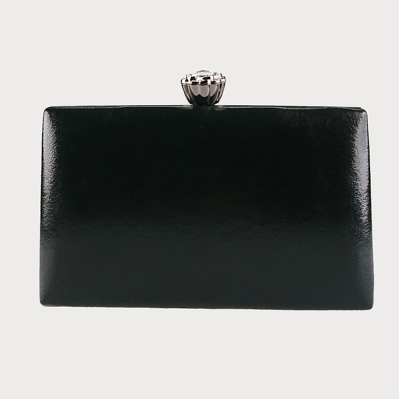 Czarna kopertówka ze skóry ekologicznej z połyskiem z biglem i kryształami D10-17