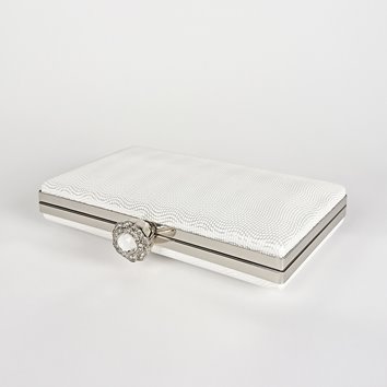 Biała kopertówka z falistą tłoczoną fakturą i biglem z kryształem D10-146