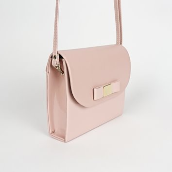 Różowa lakierowana listonoszka z kokardką ze skóry ekologicznej D10-131