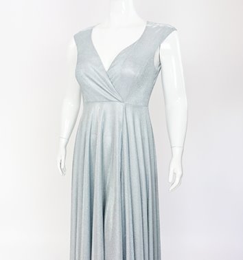 Brokatowa sukienka plus size z rozcięciem D2‑P395