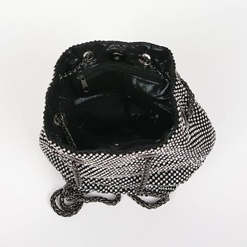 Czarna torebka worek pokryta cyrkoniami z czarnym łańcuszkiem D10-107