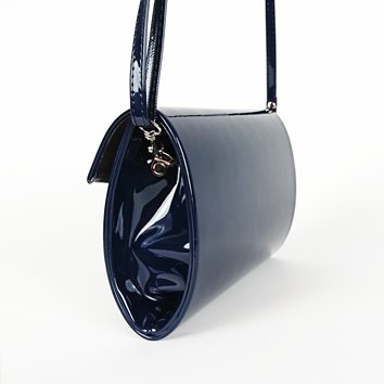 Granatowa lakierowana torebka ze skóry ekologicznej na ramię D10-150