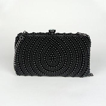 Czarna perłowa torebka z biglem i czarnym łańcuszkiem D10-102