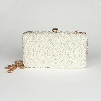 Perłowa torebka wizytowa ze złotym biglem i łańcuszkiem D10-103