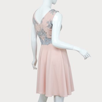 ROZKLOSZOWANA SUKIENKA Z KORONKĄ D2-2