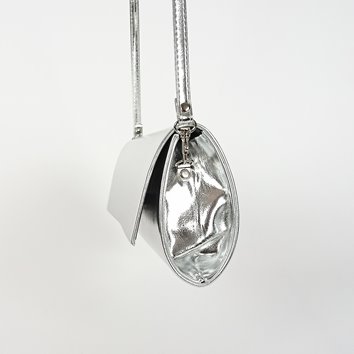 Srebrna lustrzana kopertówka ze skóry ekologicznej podłużna D10-125