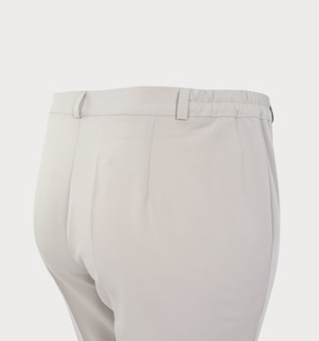 Jasnobeżowe spodnie plus size z kantem D4-P26