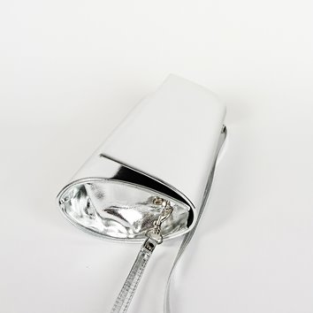 Srebrna lustrzana kopertówka ze skóry ekologicznej podłużna D10-125