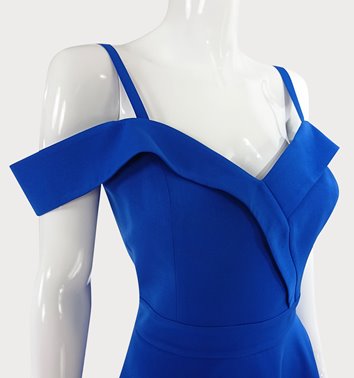 NIEBIESKA SUKIENKA ROZKLOSZOWANA   D2-340