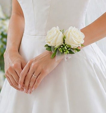 KORSARZ ŚLUBNY RÓŻE IVORY Z TIULEM