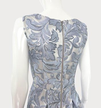 Koronkowa sukienka plus size z podszewką D2‑P329