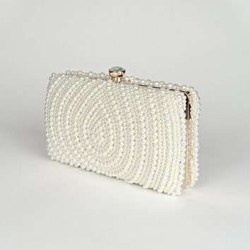 Perłowa torebka wizytowa ze złotym biglem i łańcuszkiem D10-103